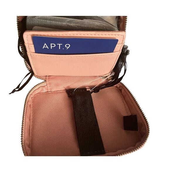 Travel Tech Kit  RFID-Blocking  Apt. 9 Safe Keeper Wallet with Ear Buds-Pink NIP - Picture 11 of 14